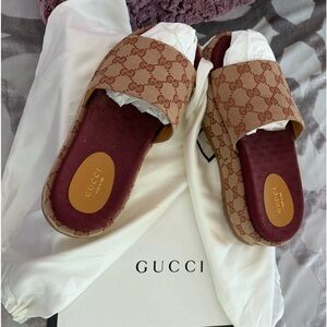 Beautiful & Authentic Tan GUGGI shoes